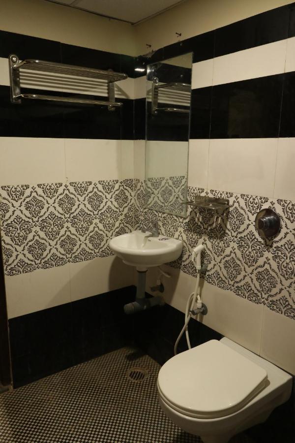 E S Residency Hotel Theni Exterior photo