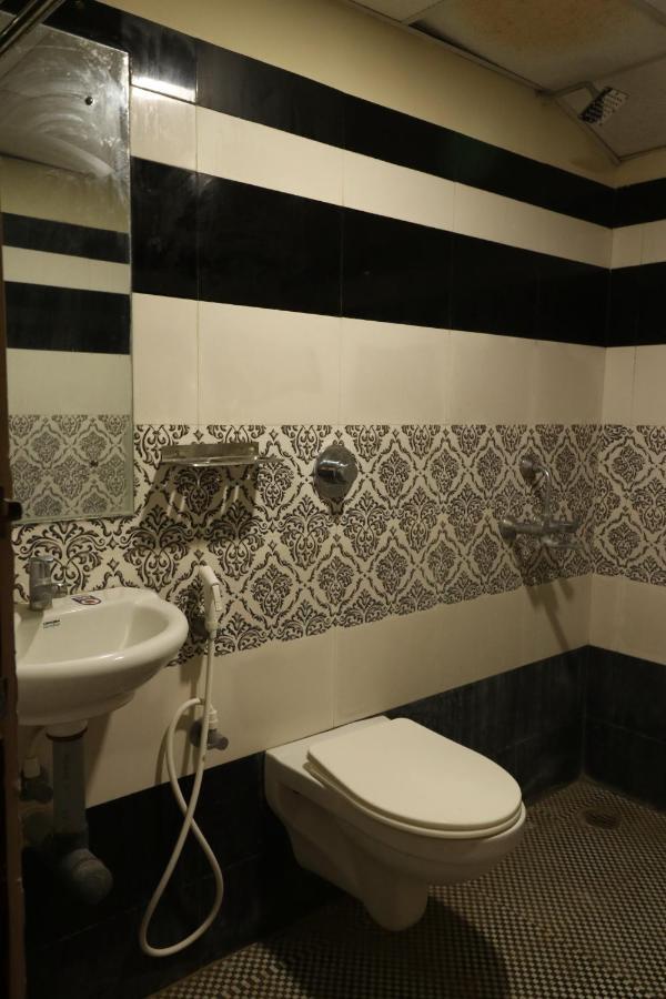 E S Residency Hotel Theni Exterior photo