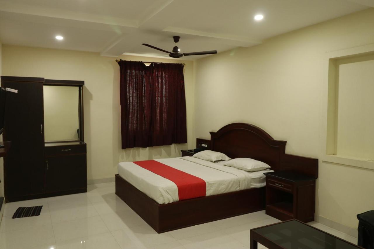 E S Residency Hotel Theni Exterior photo